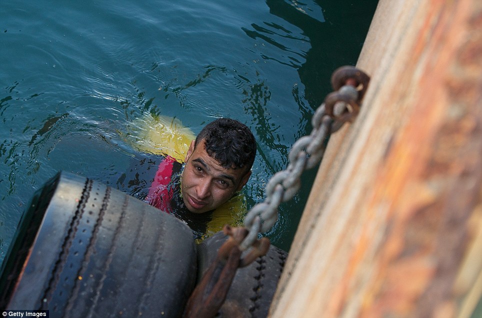 Υγρός «τάφος» χιλιάδων μεταναστών η Μεσόγειος - Media