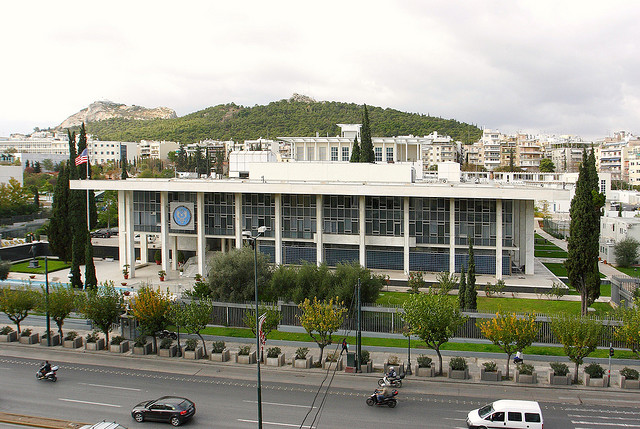 Φωτιά στην αμερικανική πρεσβεία - Media
