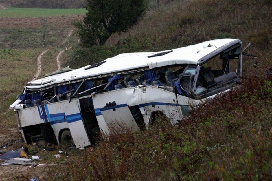 Λεωφορείο έπεσε σε χαράδρα στο Χορτιάτη – Νεκρός ο οδηγός - Media