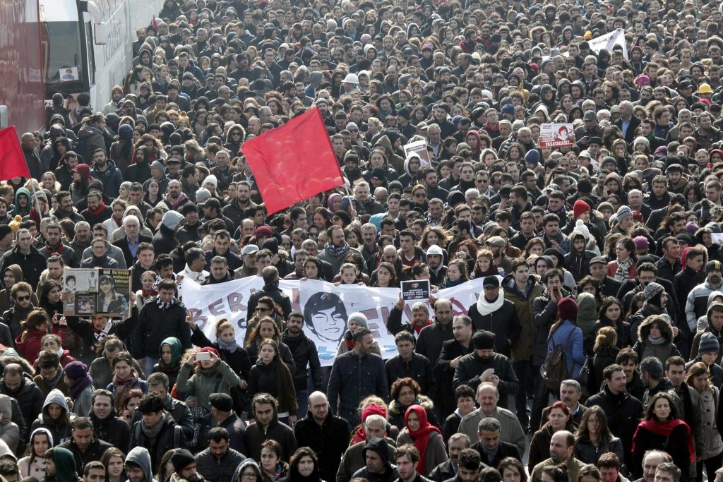 Δύο εκατομμύρια Τούρκοι διαδήλωσαν στη μνήμη του 15χρονου Μπερκίν Ελβάν - Media