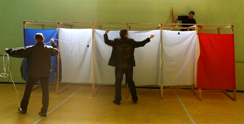 Σε τεταμένο κλίμα οι προετοιμασίες για το δημοψήφισμα στην Κριμαία - Media