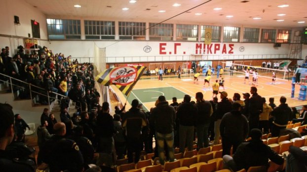 Ξύλο στον αγώνα βόλεϊ  ΑΡΗΣ – ΠΑΟΚ  - Media