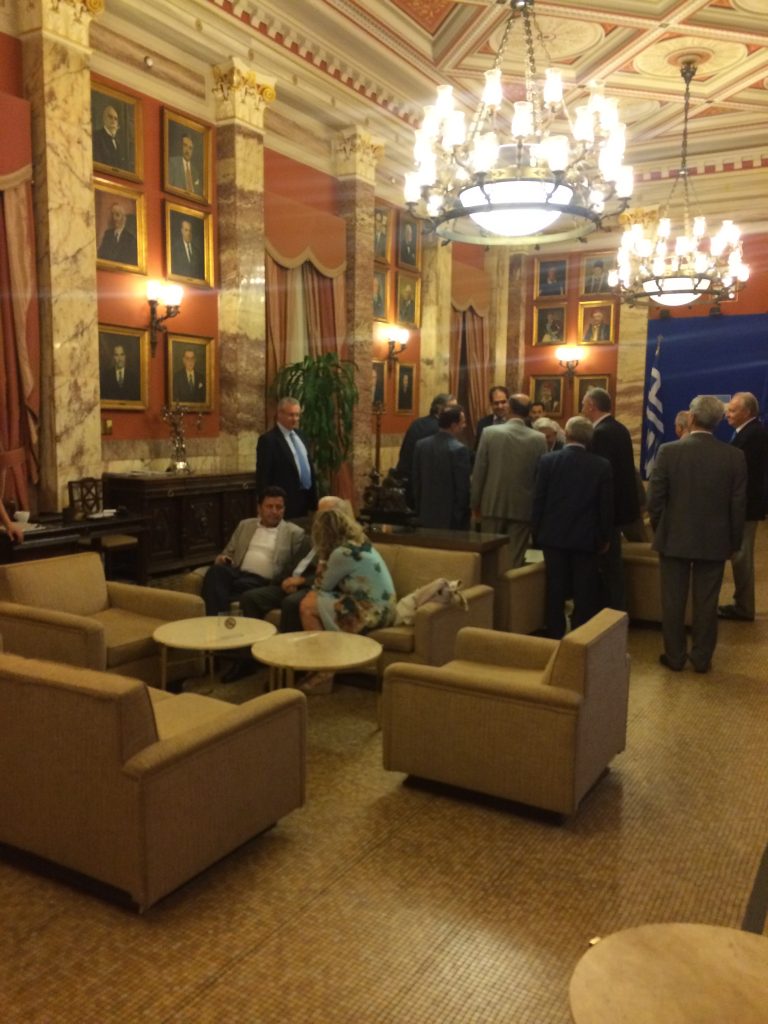 Επαναφέρει την καταστροφολογία ο Σαμαράς - Media