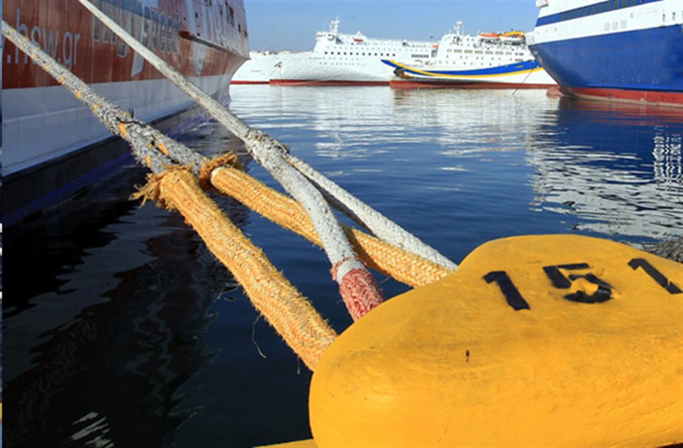 Δένουν τα πλοία στις 16/4 - Media