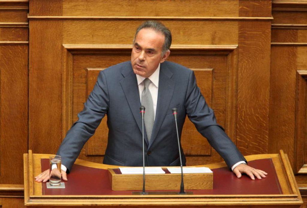 Μαθήτριες της Σάμου «ευχαριστούν» τον υπουργό Παιδείας - Media