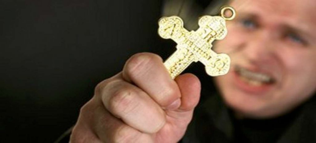 Ίδρυσαν ανοιχτή γραμμή εξορκισμών - Media