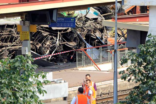Γαλλία: Σε «αστοχία υλικού» αποδίδεται η σιδηροδρομική τραγωδία - Media