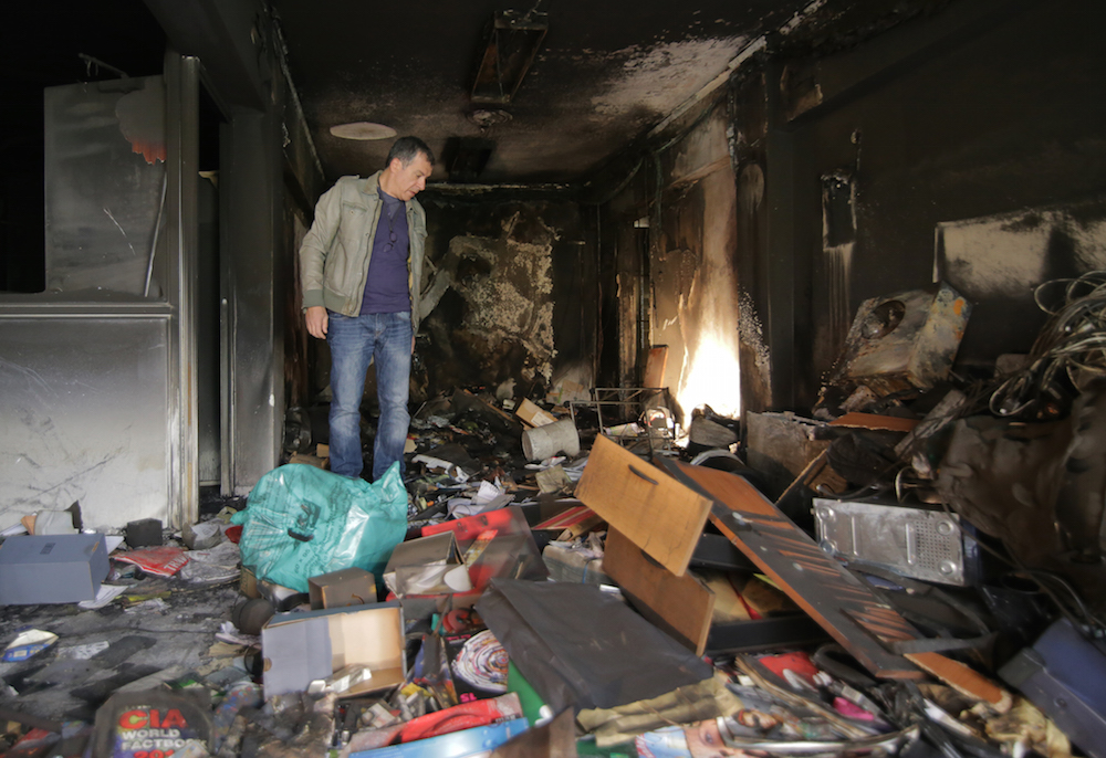 Φασίστες οι εμπρηστές της Athens Voice λέει ο Σ.Θεοδωράκης - Media