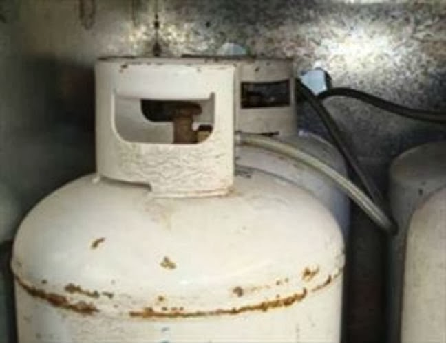 Νεκρό ηλικιωμένο ζευγάρι από αναθυμιάσεις - Media