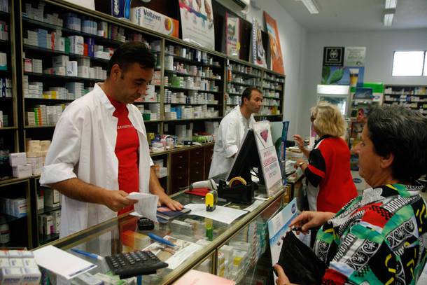 Έρχεται ρύθμιση για συμψηφισμό των χρεών των φαρμακοποιών του ΕΟΠΥΥ - Media