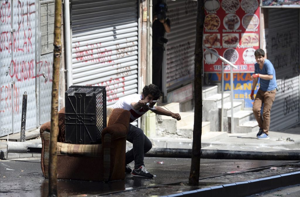 Κωνσταντινούπολη: Ακόμη ένας νεκρός στις συγκρούσεις - Media