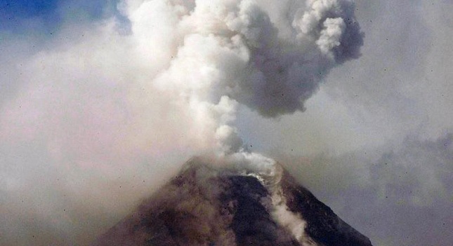 Προβλήματα στις πτήσεις από έκρηξη ηφαιστείου στην Ινδονησία - Media