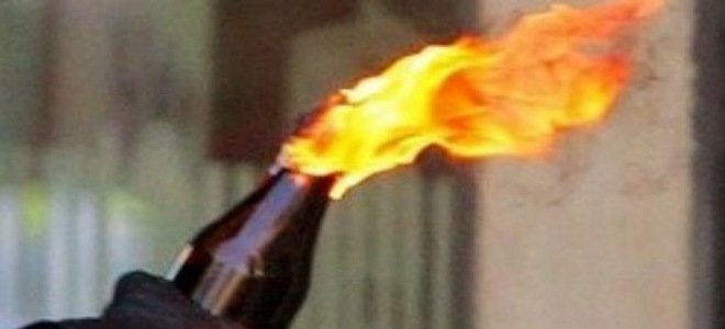 Έριξαν μολότοφ σε γραφεία του ΛΑΟΣ - Media