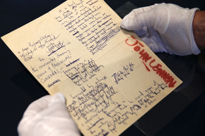 Δημοπρατήθηκαν χειρόγραφα του Τζον Λένον για 2,9 εκατ. δολάρια - Media