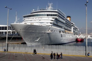 Ολλανδία: Εκκένωση εν πλω κρουαζιερόπλοιου με 154 επιβάτες  - Media