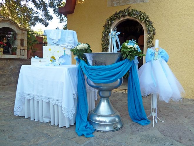 Έβαλε το 5χρονο παιδί της να κλέψει σε βάπτιση τον χρυσό σταυρό! - Media