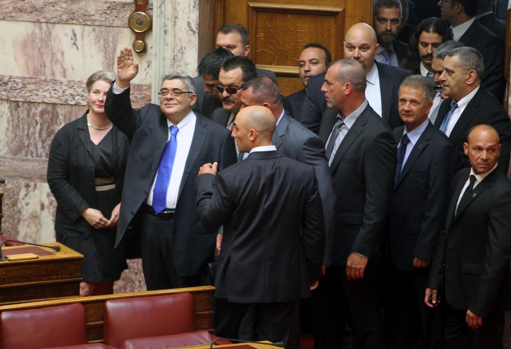 Το Facebook δε θέλει τη Χρυσή Αυγή - Media