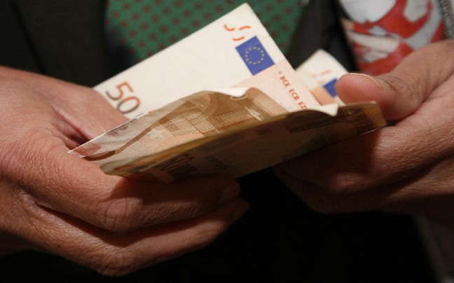 ΕΛΣΤΑΤ: Μειωμένα τα εισοδήματα των ελληνικών νοικοκυριών - Media