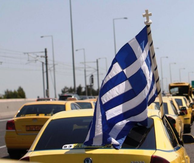 Συνδικάτο οδηγών ταξί ετοιμάζει η Χρυσή Αυγή - Media