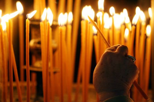 Χωρίς περιφορά δίσκου η χριστουγεννιάτικη λειτουργία λόγω κρίσης - Media