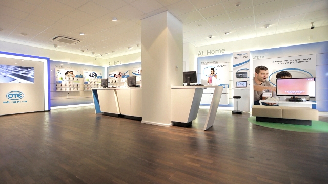 Χριστούγεννα όλο το χρόνο στα καταστήματα ΟΤΕ - Media