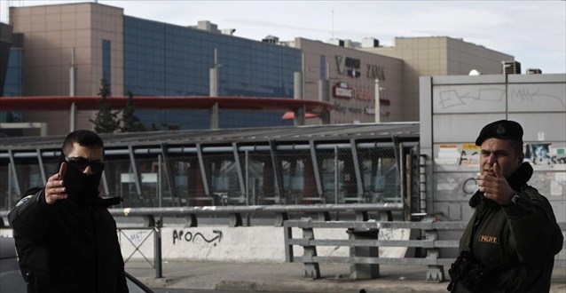 Τέσσερις δράστες «βλέπει» η ΕΛ.ΑΣ πίσω από το χτύπημα στο The Mall - Media