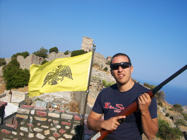 Νέες φωτογραφίες και βίντεο από τη δράση της Χρυσής Αυγής - Media