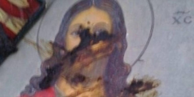 Ιερόσυλοι βεβηλώσαν εκκλησία και εικόνες στην Κρήτη με ούρα και κόπρανα (photos) - Media