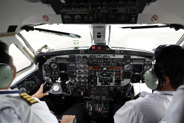 Σύσταση στους πιλότους της Air Canada: «Μην βλέπετε πορνό κατά τη διάρκεια της πτήσης»! - Media