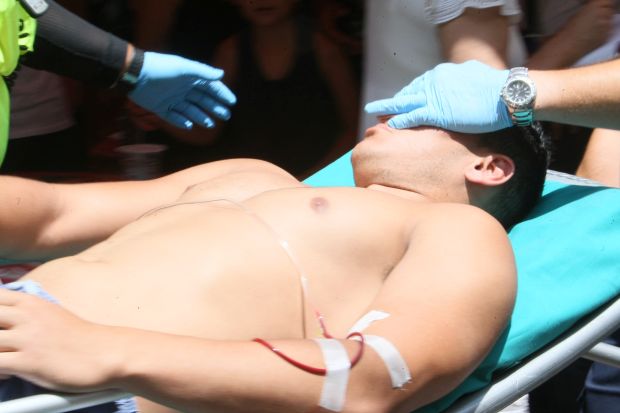 Αποζημίωση ζητά ο Αυστραλός τουρίστας που τραυματίστηκε κατά τη σύλληψη Μαζιώτη - Media