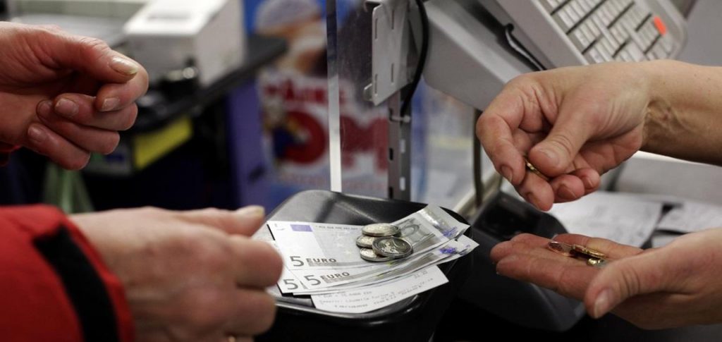 ΕΛΣΤΑΤ: 50 δις ευρώ έχασαν τα ελληνικά νοικοκυριά λόγω των μνημονίων - Media