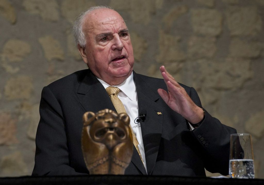 Χέλμουτ  Κολ: Λάθος η πρόωρη ένταξη της Ελλάδας στο ευρώ - Media