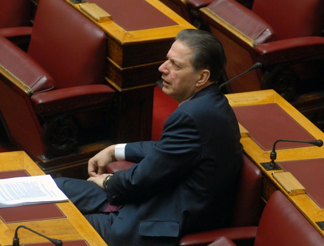 Ερώτηση Πολύδωρα για το «μαύρο χρήμα» - Media