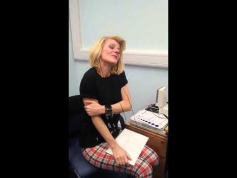 Γυναίκα 40 ετών ακούει για πρώτη φορά! (Video) - Media