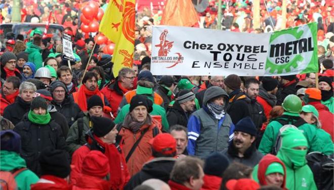 Βέλγιο: Πάνω από 10.000 άνθρωποι διαδηλώνουν κατά των πολιτικών λιτότητας - Media