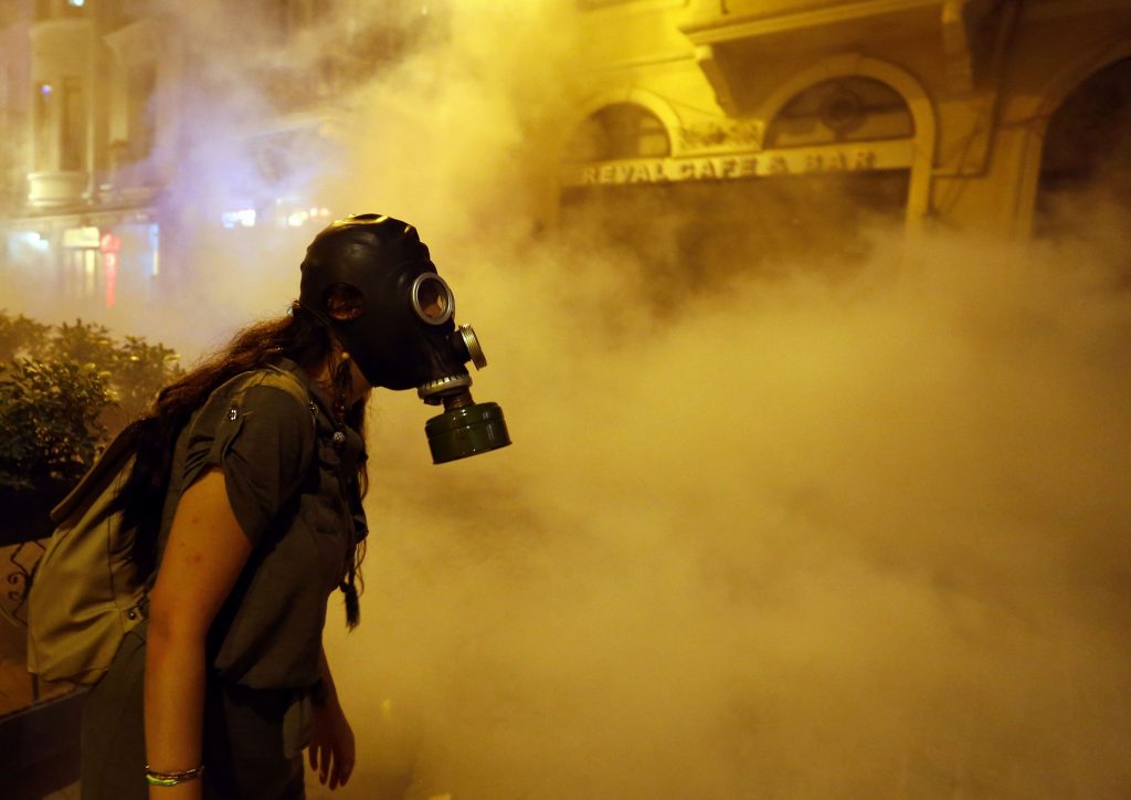 Πεδίο μάχης για ακόμη μια νύχτα η πλατεία Ταξίμ - Media