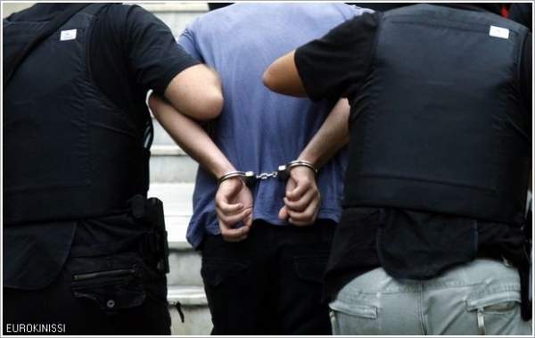Σύλληψη λαθρομεταφορέων και λαθρομεταναστών - Media