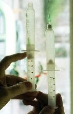 Εκκλήσεις για μαζικό εμβολιασμό  - Media