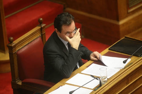 Σκούρα τα πράγματα... - Media