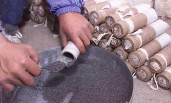 Τρεις νεκροί και πολλοί τραυματίες από τα βεγγαλικά - Media