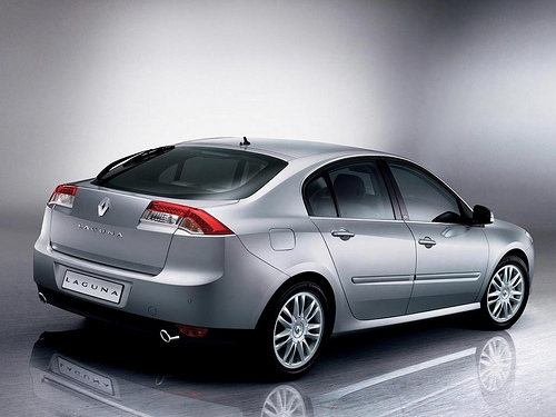 Ανακαλούνται 360 αυτοκίνητα Renault Laguna III - Media