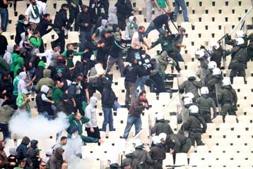 Επεισόδια πριν την έναρξη του ντέρμπι ΠΑΟ - ΑΡΗ - Media