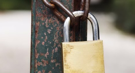 Καταργούνται ή συγχωνεύονται δεκάδες υπηρεσίες του δημοσίου - Media