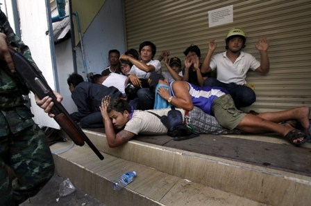 Τουλάχιστον 4 ακόμα νεκροί από τις συγκρούσεις στην Ταϊλάνδη - Media