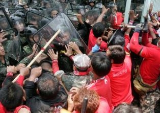 Μπανγκόκ: Ο στρατός κατέστειλε τη λαϊκή εξέγερση - Media