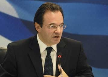 «Το έλλειμμα μειώνεται με μεγαλύτερο ρυθμό από αυτόν που αναμενόταν» λέει ο Παπακωνσταντίνου - Media