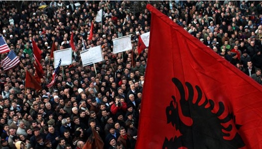 Συγκρούσεις μεταξύ Αλβανών και Σέρβων στο Κόσοβο - Media