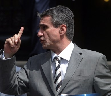 Απολίτιστη πολιτεία - Media