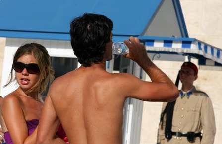 Έρχεται το πρώτο κύμα καύσωνα - Media