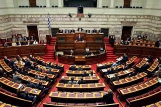 Ρουσόπουλος και Κοντός δεν πήγαν στην Ολομέλεια της Βουλής για την υπόθεση Βατοπεδίου  - Media